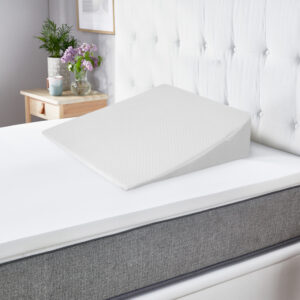 Wedge-shaped memory foam anti-reflux pillow - Image 2