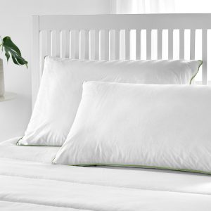 Almohada 70% plumón con funda antiácaros - Imagen 3